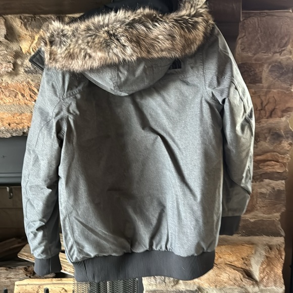 North Face Men’s Winter Coat - Picture 4 of 6